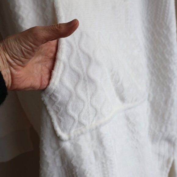 Plush Seep Robe- Denver Hayes- Size L- Off-white/cream - Picture 6 of 9